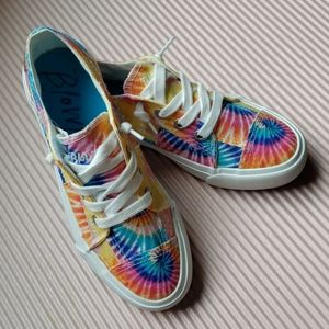 NEW Blowfish Tie Dye Sneakers sz.6